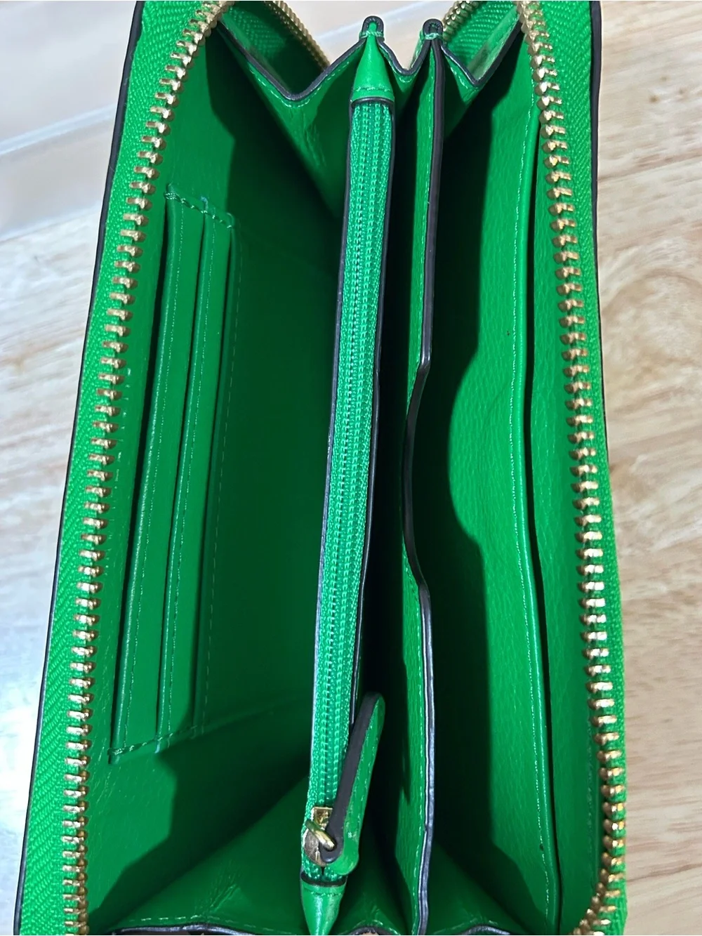 Michael Kors green tone keys